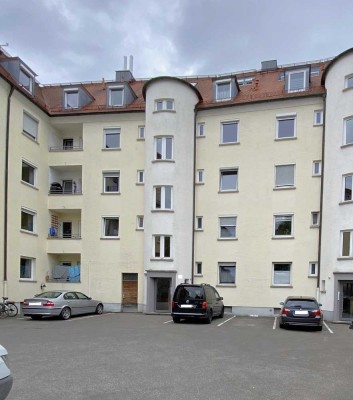 gut vermietete schöne Wohnung mit Balkon – ruhige Lage in der Innenstadt …