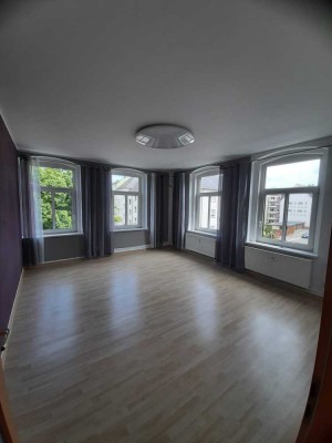 Helle 3-Zimmer-Wohnung mit Balkon in ruhiger Lage von Plauen – 2. OG, ca. 81 m²