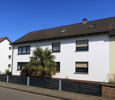 Zweifamilienhaus mit Potenzial - Wohnen und Vermieten unter einem Dach!