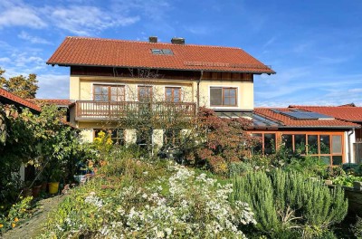 Familienfreundliches Einfamilienhaus mit großzügiger Wohnfläche und großem Garten, ohne Provision