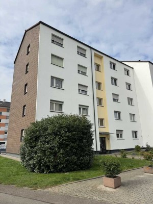Lichtdurchflutete & modernisierte 3-Zimmer-Wohnung mit Einbauküche, Garage & Keller in Rastatt