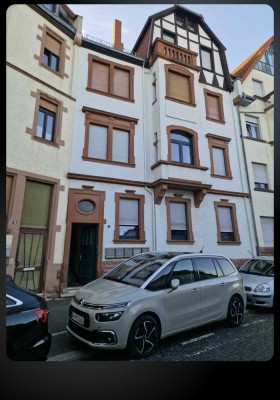 Geschmackvolle 4-Zimmer-Erdgeschosswohnung mit gehobener Innenausstattung mit Einbauküche in Worms