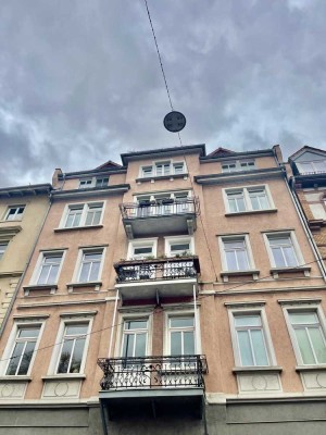 3 Zimmer Altbau Wohnung mitten in der Stadt