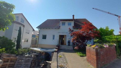 Geräumiges, freistehendes Einfamilienhaus mit Einliegerwohnung in Großbottwar