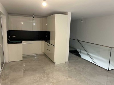 Erstbezug !!! Geschmackvolle 3-Zimmer-Erdgeschosswohnung