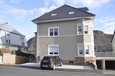 Freundliche und neuwertige 3 Raum-EG-Wohnung mit Terrasse, in Bad Münster am Stein / Ebernburg