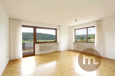 Großzügiges Zweifamilienhaus mit Einliegerwohnung und Weitblick ins Altmühltal