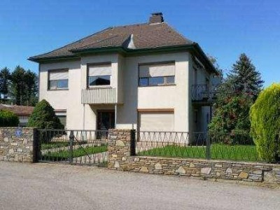 Einfamilienhaus mit Balkon und 1000m2 Garten