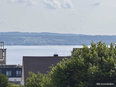 Stadt- und seenah gelegen! Neuwertige 3-Zimmer-ETW mit großem Balkon und Teilseesicht!