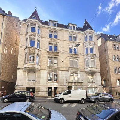 *Provisionsfrei* 3-Zimmer-Altbauwohnung mit Balkon und EBK in Stuttgart-West