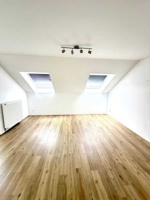 Barrierefreie Dachgeschosswohnung | nur mit WBS | Balkon & Stellplatz