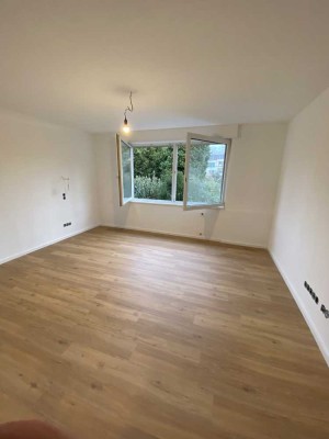 Exklusive 2,5-Erdgeschosswohnung 82m² mit 180m² Garten