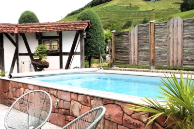 Kappelrodeck: Mehrgenerationenhaus in Alleinlage mit Pool!!!!