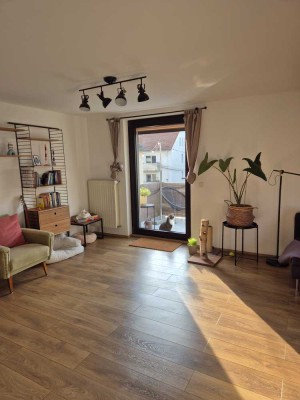 Gemütliche 60 m2 Wohnung mit Einbauküche und Balkon