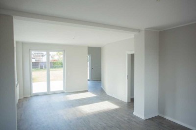 Altbau kersaniert, schöne zwei Zimmer Wohnung in Herford (Kreis), Enger