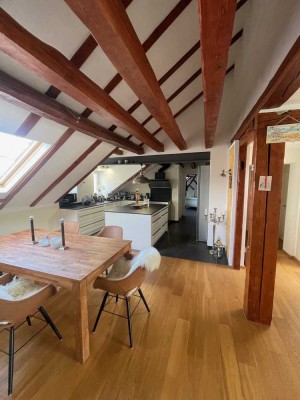 Schöne 4-Raum-Wohnung mit EBK und Balkon in Kaiserslautern