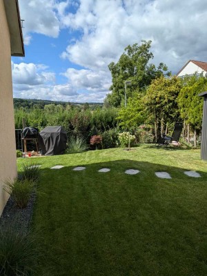 Moderne Doppelhaushälfte mit Garten, Terrasse & gehobener Ausstattung in Waldenbuch