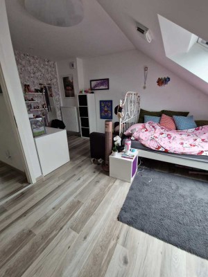 Gepflegtes 5,5-Zi. Reihenhaus mit Garage in Regensburg Irl