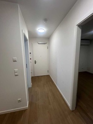 Helle 2-Zimmer Wohnung mit Balkon im 6. OG in Berlin-Heinersdorf