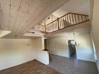 Charmante 3,5-Zimmer Maisonette Wohnung mit EBK, Sauna und Balkon in Kettig mit Blick ins Grüne