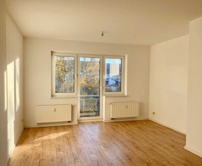 2-Raum Wohnung | Balkon |Tageslichtbad mit Dusche