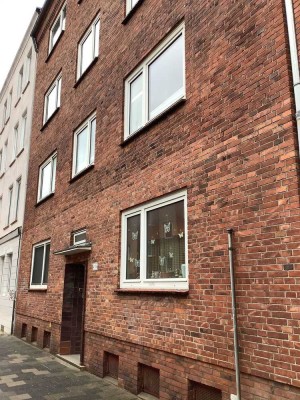 Helle 2-Zimmer-Wohnung mit Einbauküche in Kiel