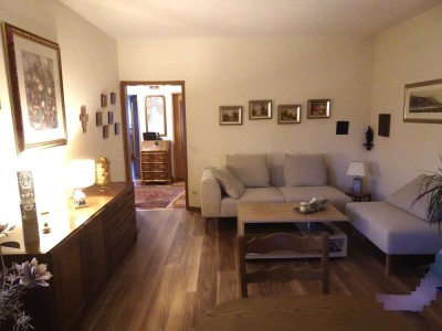 3 ZKB mit Balkon in ruhiger Wohnlage in kleiner Wohneinheit