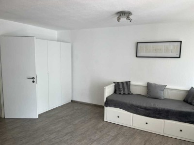 Möblierte 1-Zimmer-Wohnung mit Einbauküche und großem Balkon in Waldbronn