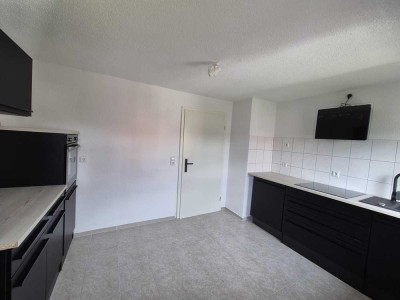 Erstbezug nach Modernisierung, helle Maisonettewohnung