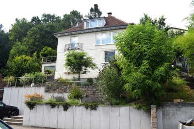 Wohnen in Aussichtslage - Großzügiges 1-Fam.-WH mit gr. Garage