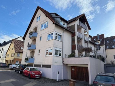 Frisch renovierte 3-Zimmer-Wohnung mit zwei Balkonen im Zentrum von Oeffingen