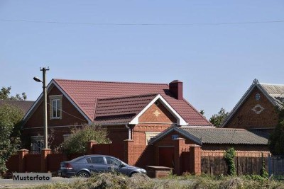 Einfamilienhaus mit Garage