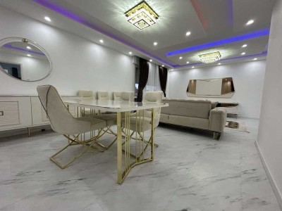 Moderne und vollständig renovierte 3-Zimmer-Wohnung mit Garage