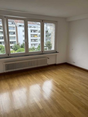 Schöne 2-Zimmer-Wohnung in Düsseldorf Pempelfort befristet bis zum 28.02.2027