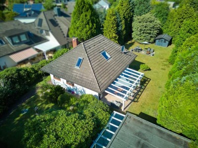 Walmdachbungalow mit Doppelgarage & Baupotential auf Traumgrundstück in Jesteburg