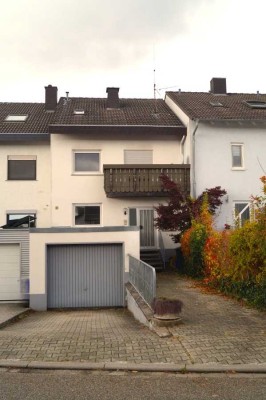 RESERVIERT: Renovierungsbedürftiges Reihenmittelhaus in Kronau zu verkaufen.