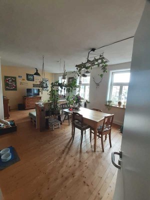 Grebenstein: Bezaubernde Etagenwohnung: 4 Zimmer, Küche, Bad - 20 Minuten bis Kassel