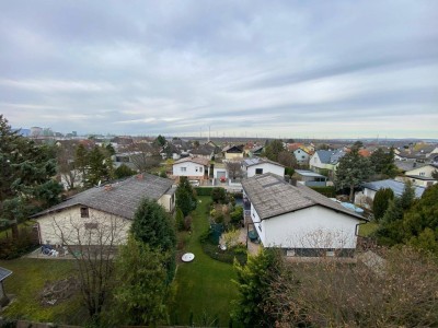 3,5-Zimmer-Dachgeschosswohnung ohne Dachschrägen mit Top-Aussicht!