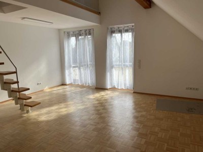 Gepflegte 3-Zimmer-Wohnung mit Galerie und Balkon in Eching