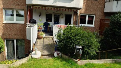 Exklusive, gepflegte 3-Raum-Maisonette-Wohnung mit Balkon in Langenfeld