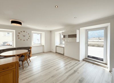 Lungauer Wohntraum: 4 Zimmer, zentral, Kachelofen &amp; 2 Parkplätze