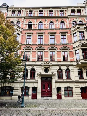 Sehr schöne 5-Zimmer-Altbauwohnung in der Altstadt mit EBK und Balkon