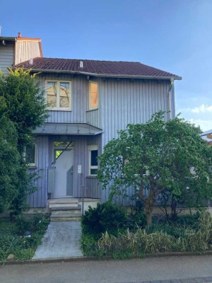 Traumhaftes Split-Level-Reiheneckhaus in Holzbauweise mit Garten in Inningen
