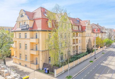 Charmante 2-RW im 2.OG* Loggia* EBK* Bad mit Wanne* denkmalgeschützt* Fußbodenheizung* grüne Lage*