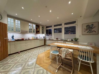 Großzügige 4 Zimmer Wohnung in Zentraler Lage von Kiel