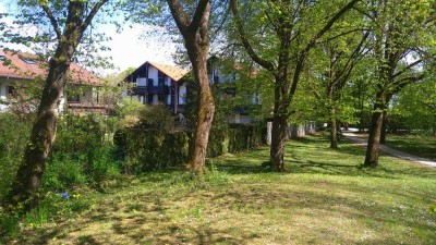 Zentrale Lage .................. Viel Wohnraum auf vier Ebenen und Garten