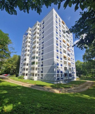 Stilvoll sanierte Wohnung in einem modernisierten Hochhaus in Eschborn