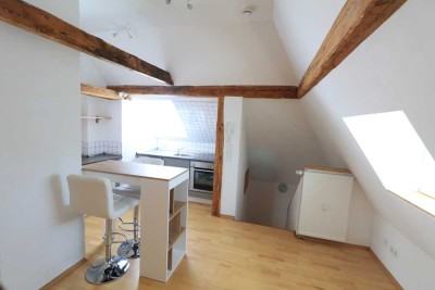 Single Wohnung - DG-Wohnung - Zentral gelegen