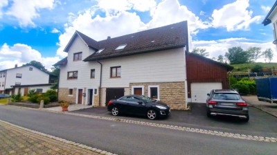 Schlierstadt: Ein- oder Zweifamilienhaus mit zwei Garagen, Wintergarten und riesigem Grundstück