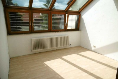 Geräumige, vollständig renovierte 7-Raum-Wohnung mit Balkon in Bruchsal